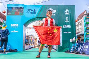 BIB: 188
                            <button type="button" onclick="openModal(21772308)" class="btn btn-primary btn-sm float-right btn-popup" data-toggle="modal" data-target=".modal-high-quality">
                        <i class="fas fa-shopping-cart"></i> Add to Cart
                    </button>
                                            <button type="button" onclick="isThisMe(21772308, true)" class="btn btn-success btn-sm float-right btn-popup btn-isme hidden" data-toggle="tooltip" data-placement="bottom" title="นี่คือรูปของคุณใช่ไหม คลิกที่นี่เพื่อเอาเข้าอัลบั้ม">
                        <i class="fas fa-plus"></i> Add to album
                    </button>
                    <button type="button" onclick="isThisMe(21772308, false)" class="btn btn-warning btn-sm float-right btn-popup btn-isnotme hidden">
                        <i class="fas fa-ban"></i> Remove from album
                    </button>